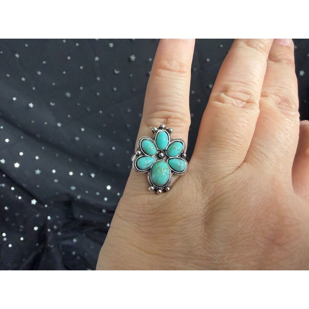 Turquoise Look Flower Ring Size 8, Silver Tone Floral Pattern Statement Ring